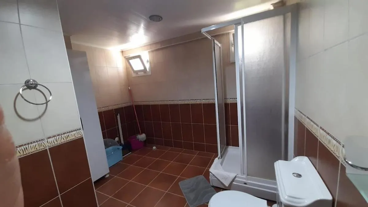 Four Rooms Two Bathrooms Apartment In The Center Of 费特希耶